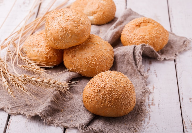 Pãezinhos com sementes de gergelim