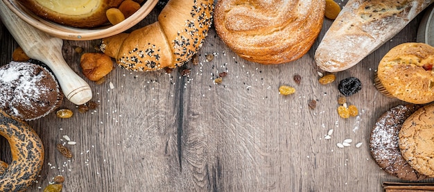 Pãezinhos pãezinhos cesta de vime estilo rústico padaria trigo