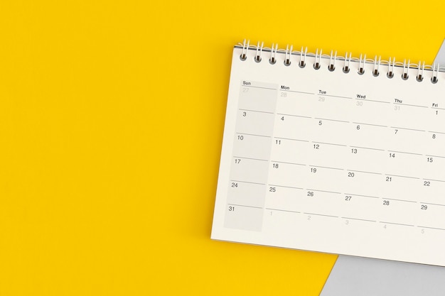 Página do calendário na cor de fundo. planejamento de negócios