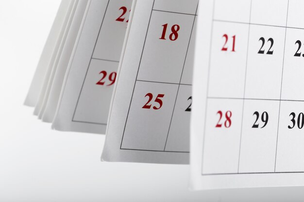 Páginas de calendário fecham o conceito de tempo de negócios