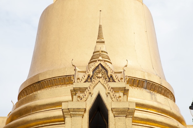 Foto pagoda em wat phra kaew.