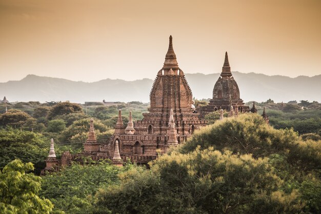 Pagoda gemela en Bagan