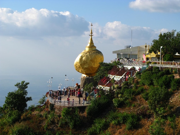 Pagoda Kyaiktiyo roca dorada Myanmar