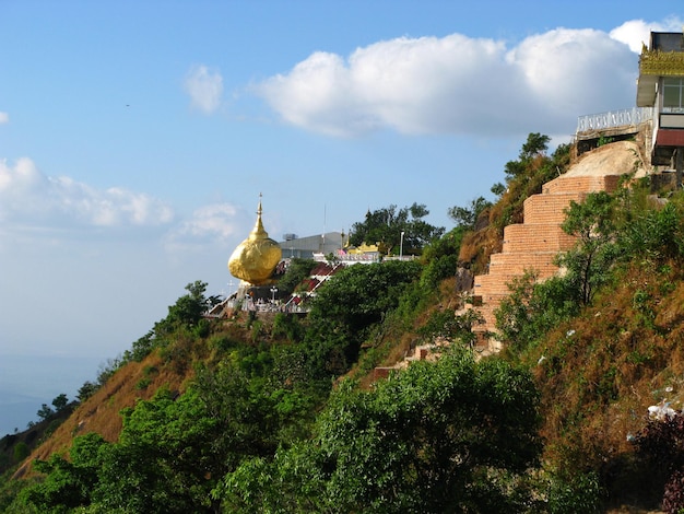 Pagoda Kyaiktiyo roca dorada Myanmar