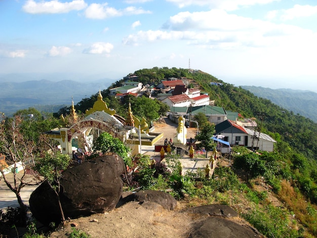 Pagoda Kyaiktiyo roca dorada Myanmar