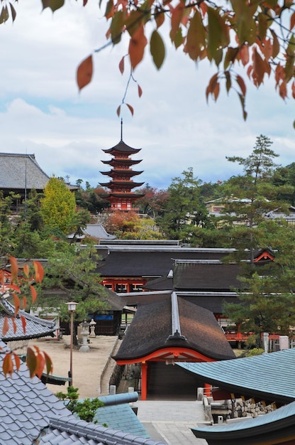 Pagoda sintoísta famosa en la isla de Miyajima Japón