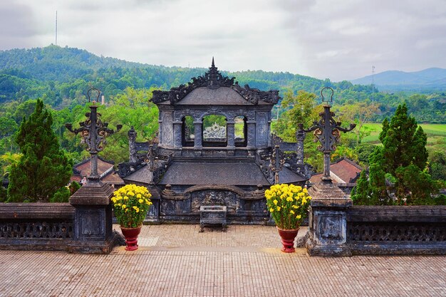 Pagoda en la tumba de Khai Dinh en Hue, Vietnam