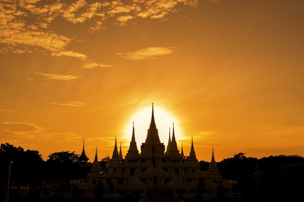 Pagode mit Sonnenuntergang