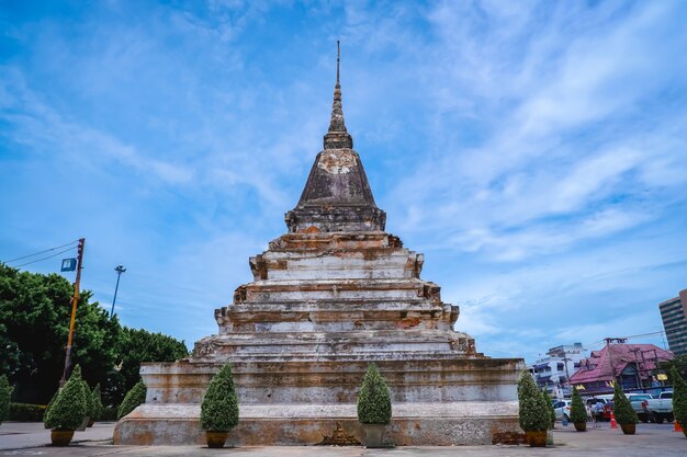 Pagode no templo phra si rattana mahathat na tailândia