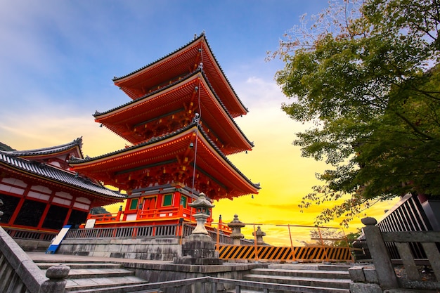 Pagode vermelho, em, Kiyomizu-dera, templo, kyoto, japão