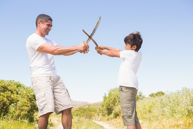 Pai e filho no campo