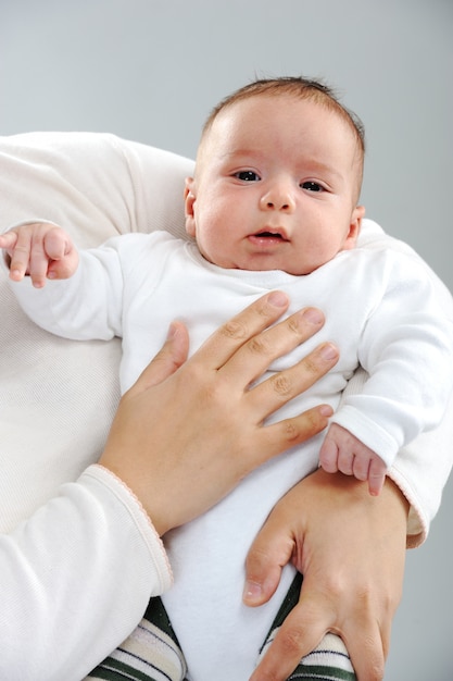 Pai feliz com um bebê