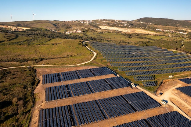 Painéis fotovoltaicos na fazenda solar