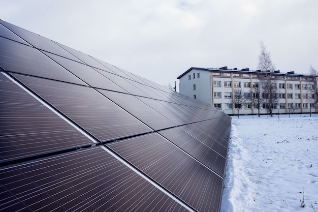 Painéis solares de energia, conceito de energia verde limpa alternativa. Proteção Ambiental