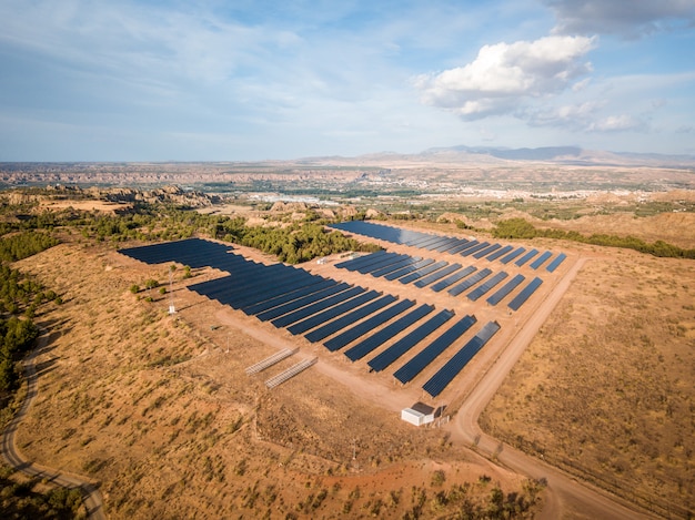 Painéis solares em vista aérea