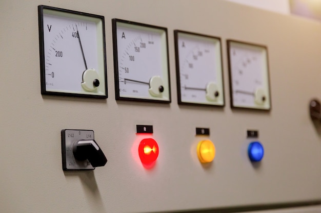 Painel de controle elétrico.