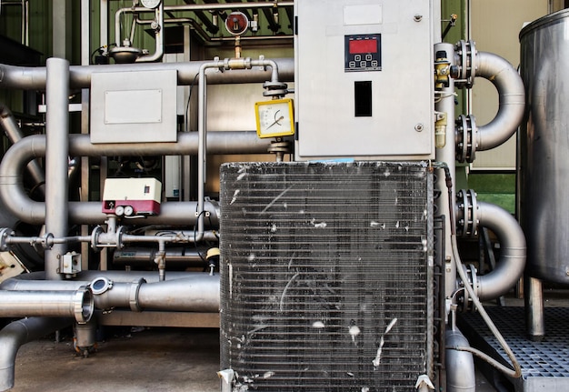 Foto painel de resfriamento ou máquina de dissipador de calor em planta industrial