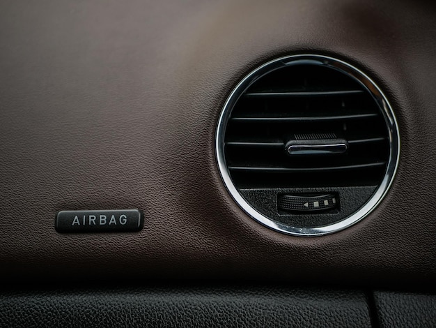 Painel do carro Sistema de ar condicionado e painel de airbag Detalhe interior