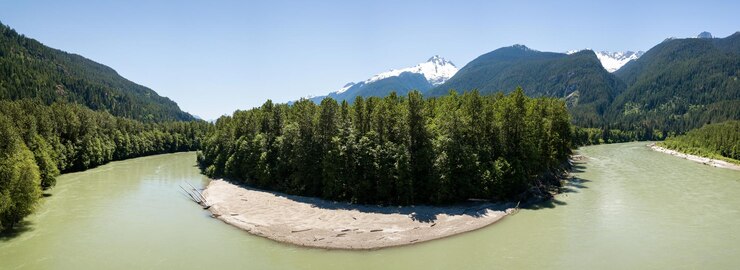 Foto paisagem aérea panorâmica do rio squamish
