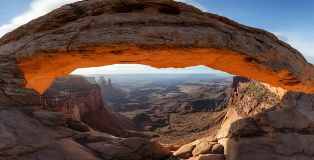 Paisagem americana cênica e montanhas de rocha vermelha no deserto canyon