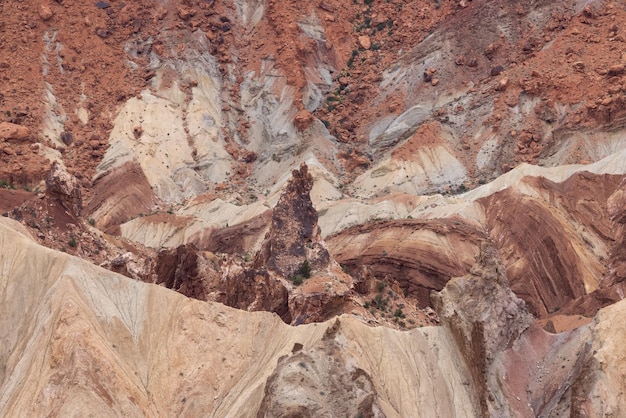 Paisagem americana cênica e montanhas de rocha vermelha no deserto canyon