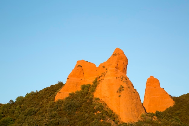Foto paisagem cênica do pico em las medulas, leon, espanha