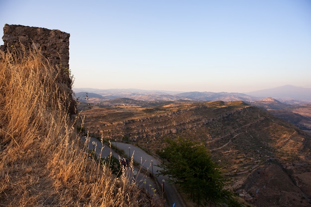 Paisagem, cidade de Assoro na Sicília