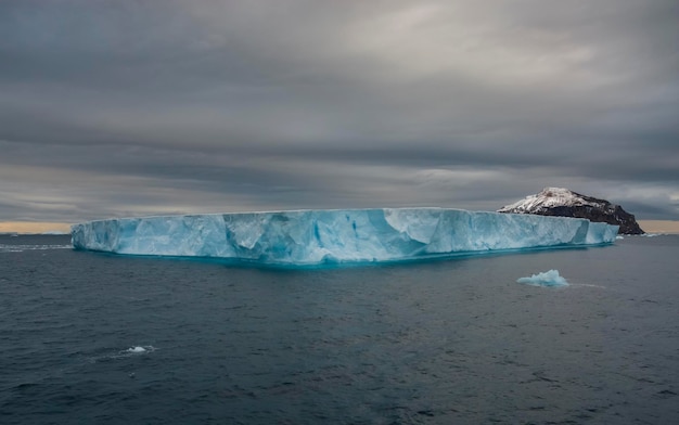 Paisagem congelada selvagem Península Antártica Antártica