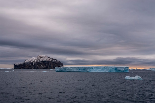 Paisagem congelada selvagem Península Antártica Antártica