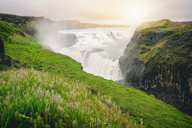 Paisagem da cachoeira de Gullfoss na Islândia.