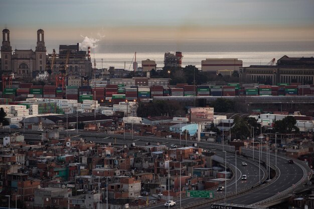 Foto paisagem da cidade contra o céu durante o pôr do sol na vila 31