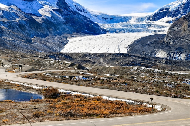 Foto paisagem da geleira athabasca na columbia icefield parkway no canadá