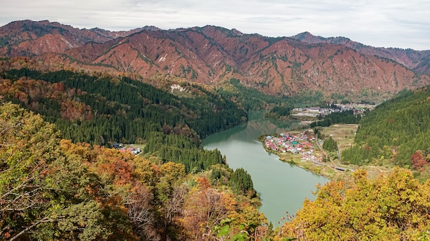 Paisagem da Linha Tadami em Fukushima, Japão