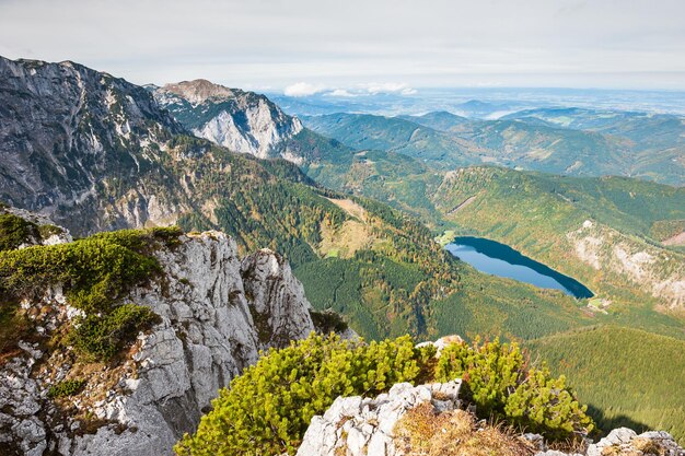 Paisagem da montanha Alberfeldkogel, Alpes austríacos