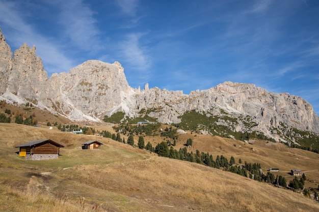 Foto paisagem da montanha passo sella em bolzano, itália.