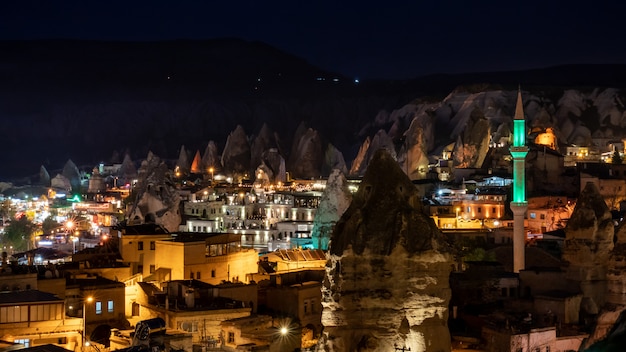 Paisagem da noite em Goreme, Cappadocia, Turquia.
