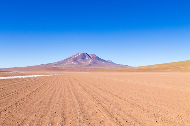 Paisagem das montanhas bolivianas, Bolívia. Vista do planalto andino