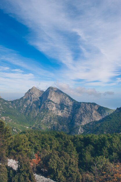 Paisagem de beleza nas montanhas na Turquia