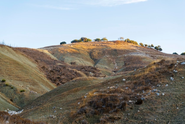 Paisagem de Chipre perto da natureza selvagem do desfiladeiro de Avakas