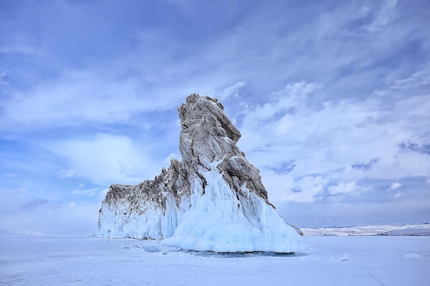 paisagem de inverno da ilha olkhon baikal, vista da temporada de inverno na rússia lago baikal