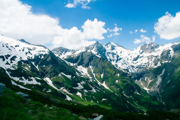 Paisagem de montanhas rochosas na Áustria