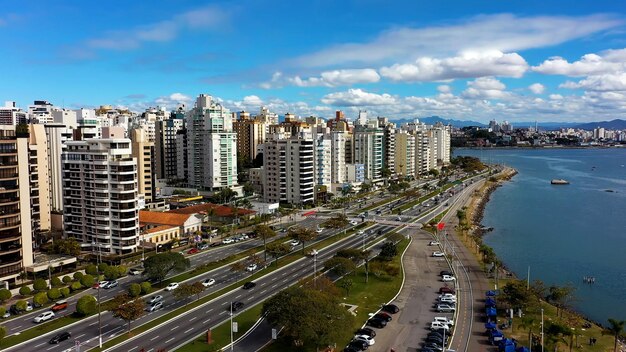 Foto paisagem de praia tropical da ilha de florianópolis, brasil