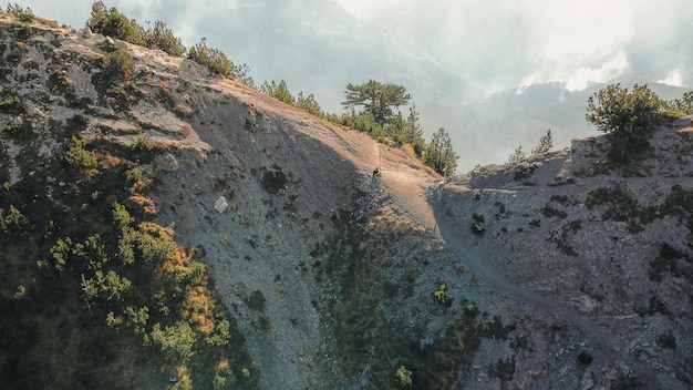 Paisagem de Valbona passar trilhas para caminhadas na Albânia