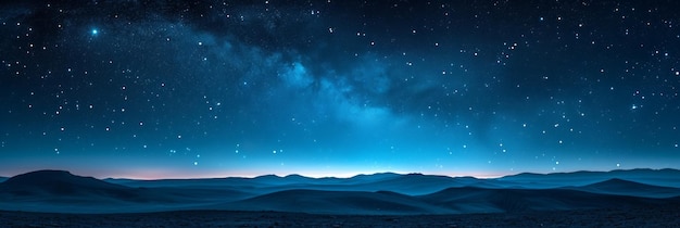 Paisagem desértica à noite Um céu azul estrelado