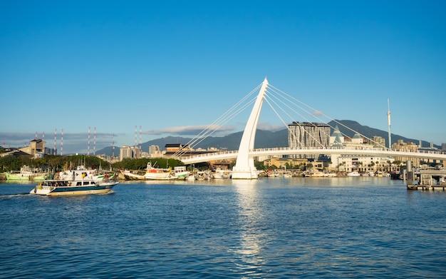 Paisagem do cais do pescador em Tamsui, Taipei, Taiwan.