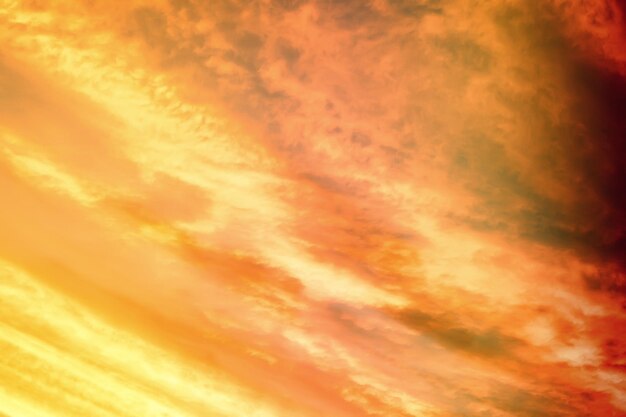 Paisagem do céu com cores pastel de nuvens