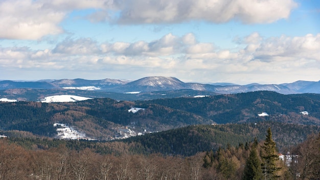 Foto paisagem do inverno da cordilheira beski sadecki