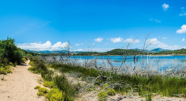 Paisagem do lago baratz