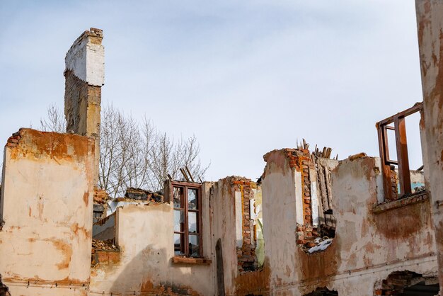 Paisagem do pós-guerra Edifício destruído Ruínas de guerra Cidade destruída após o bombardeio Cidade morta Edifícios bombardeados Edifícios de destroços Destruição da guerra