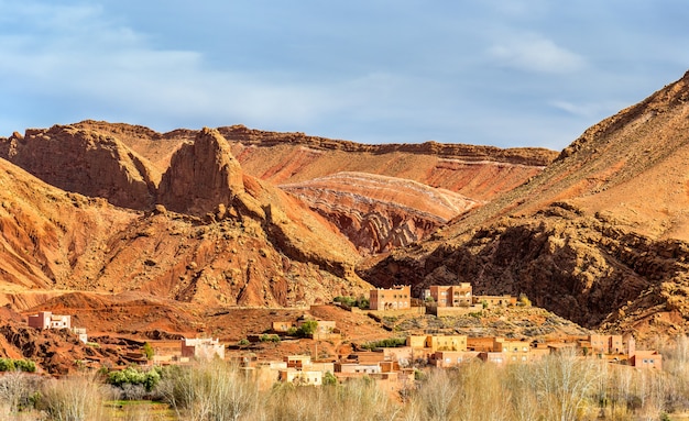 Paisagem do Vale de Dades nas Montanhas do Alto Atlas - Marrocos